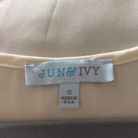 Jun & Ivy Short Sleeve Aztec Sequin Top - Picture 4 of 4